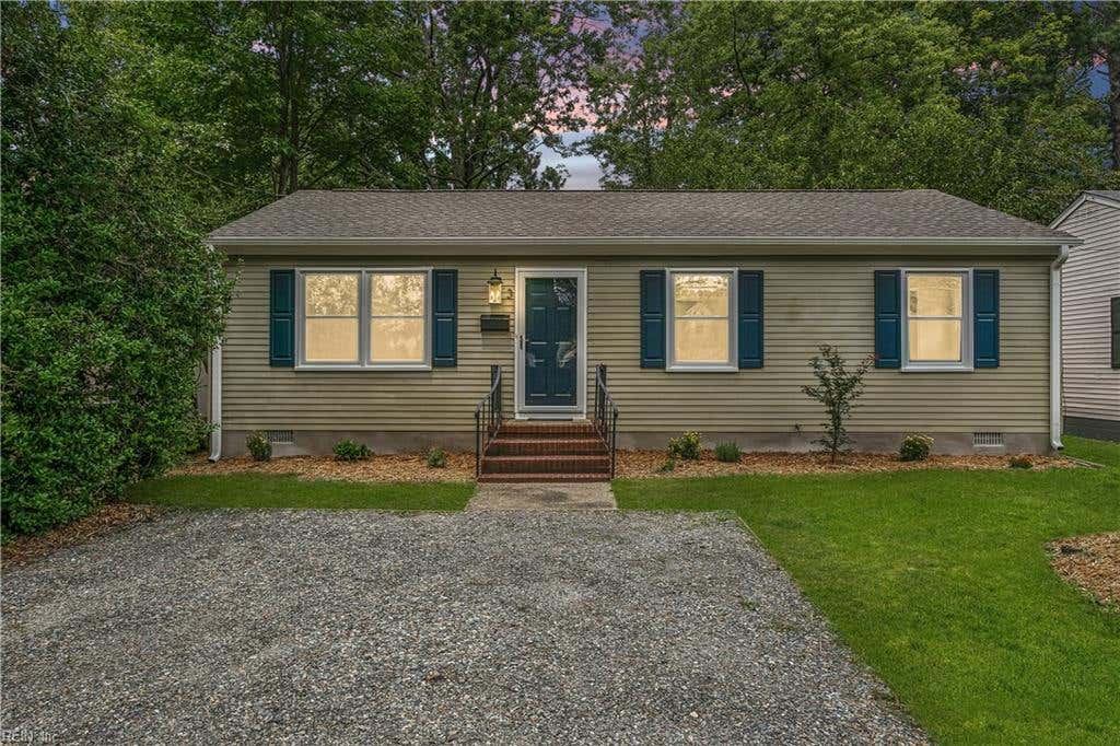 Photo of 3 Alpine Street, Newport News, VA 23606 (MLS # 10646459)