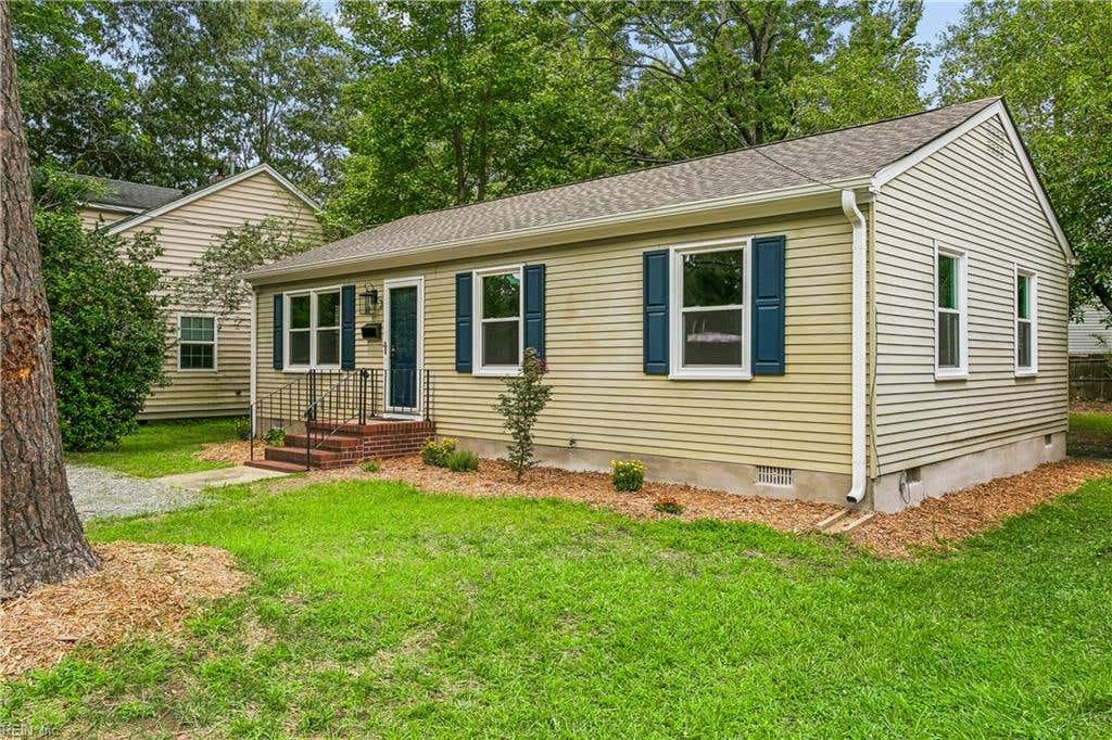 Photo of 3 Alpine Street, Newport News, VA 23606 (MLS # 10646459)