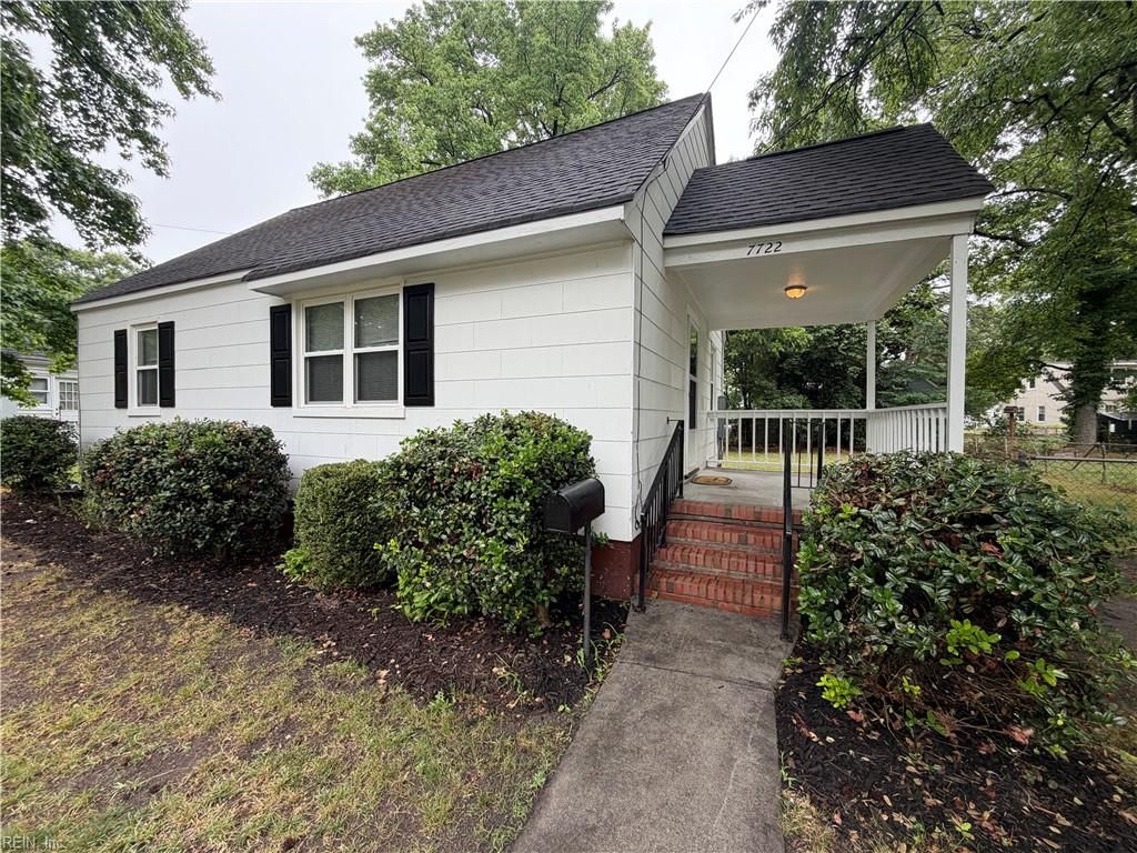 Photo of 7722 Nesbitt Drive, Norfolk, VA 23505 (MLS # 10636369)