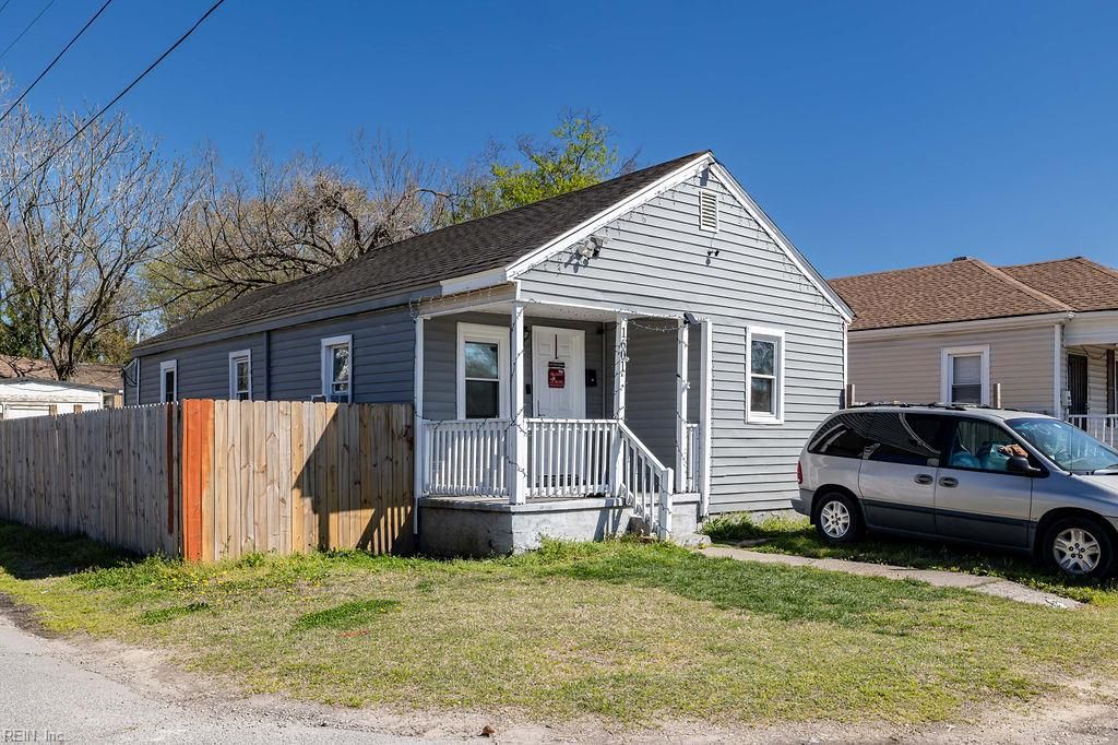 Photo of 1601 Chestnut Street, Portsmouth, VA 23704 (MLS # 10627388)
