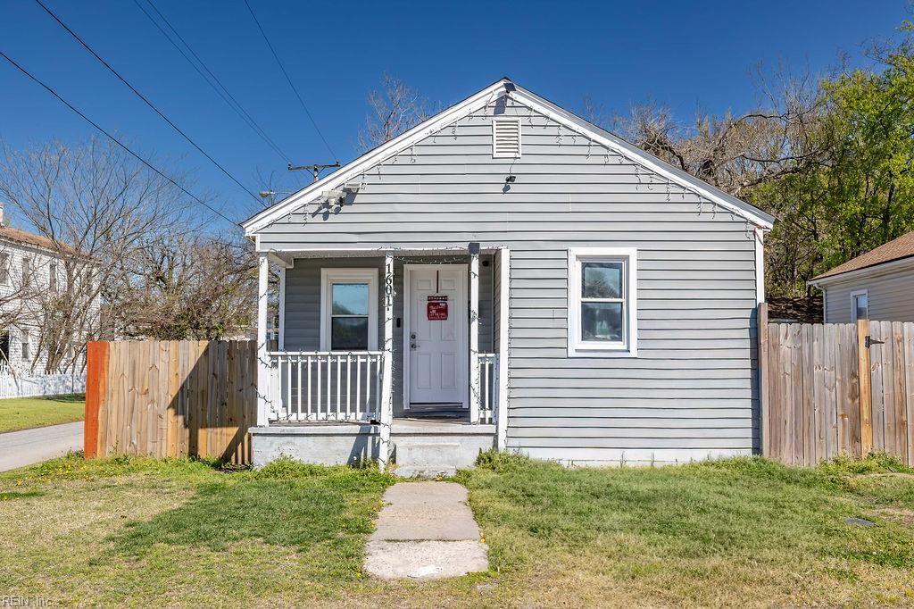 Photo of 1601 Chestnut Street, Portsmouth, VA 23704 (MLS # 10627388)