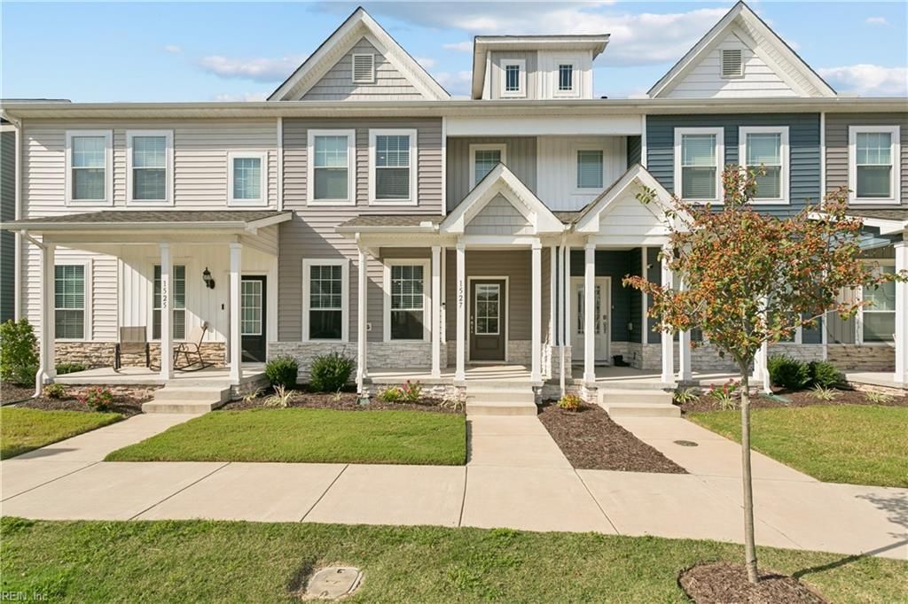 Photo of 1527 Auckland Court, Newport News, VA 23608 (MLS # 10637213)