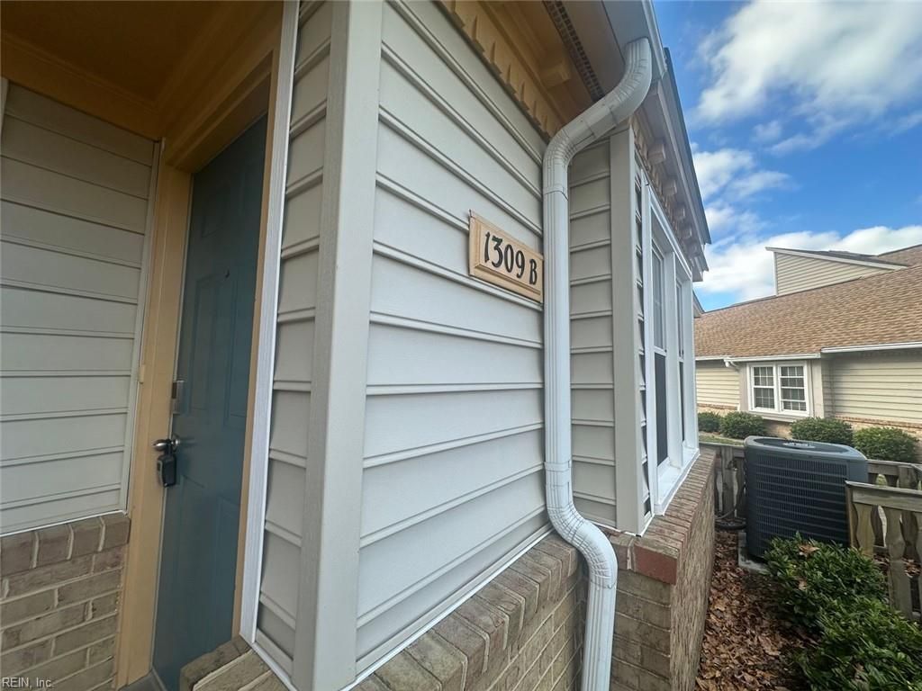 Photo of 1309 Quail Creek Hollow #B, Chesapeake, VA 23320 (MLS # 10612833)