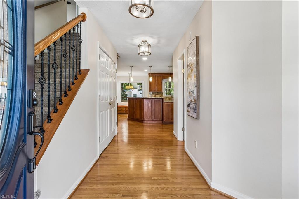Photo of 15 Ruth Circle, Hampton, VA 23666 (MLS # 10653436)
