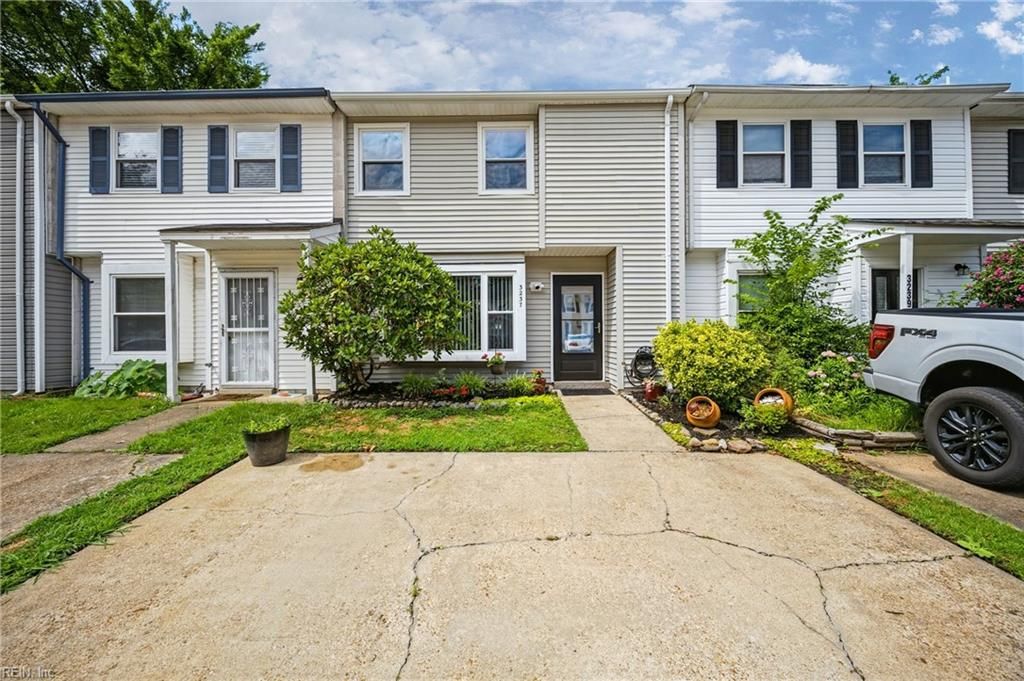 Photo of 3237 Scarborough Way, Virginia Beach, VA 23453 (MLS # 10641118)