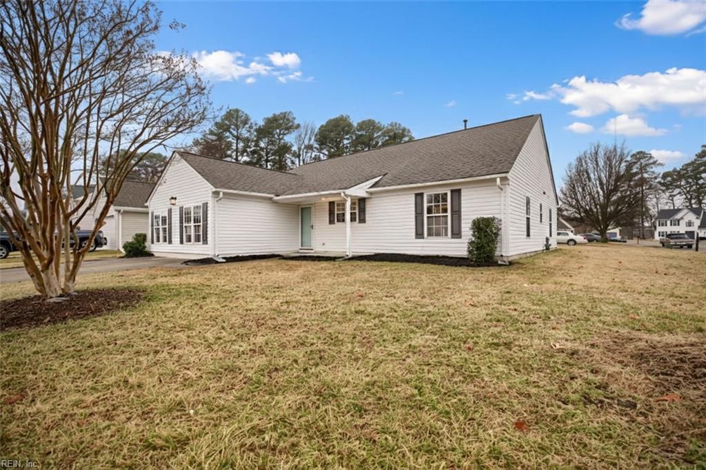 Photo of 82 Red Robin Turn, Hampton, VA 23669 (MLS # 10621076)