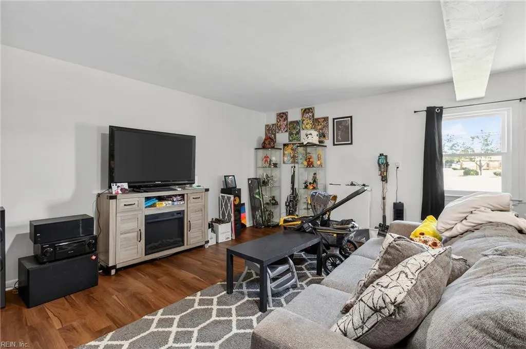 Chesapeake, Virginia 23324, United States, 3 Bedrooms Bedrooms, ,2 BathroomsBathrooms,Residential,Active,198503