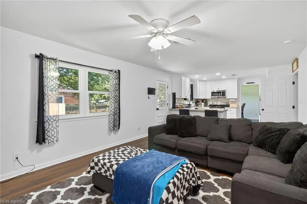 Chesapeake, Virginia 23324, United States, 3 Bedrooms Bedrooms, ,2 BathroomsBathrooms,Residential,Active,198503