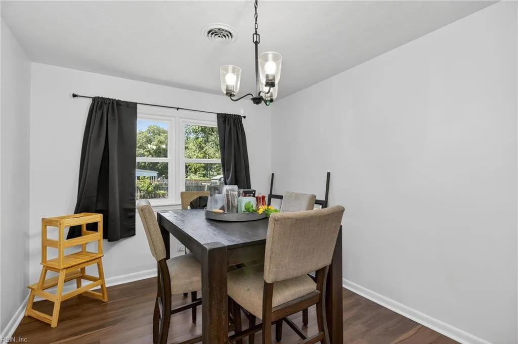 Chesapeake, Virginia 23324, United States, 3 Bedrooms Bedrooms, ,2 BathroomsBathrooms,Residential,Active,198503