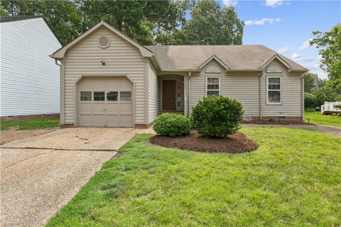 Photo of 903 Belvoir Circle, Newport News, VA 23608 (MLS # 10645348)
