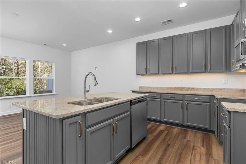 Suffolk, Virginia 23435, United States, 2 Bedrooms Bedrooms, ,3 BathroomsBathrooms,Residential,Active,30611