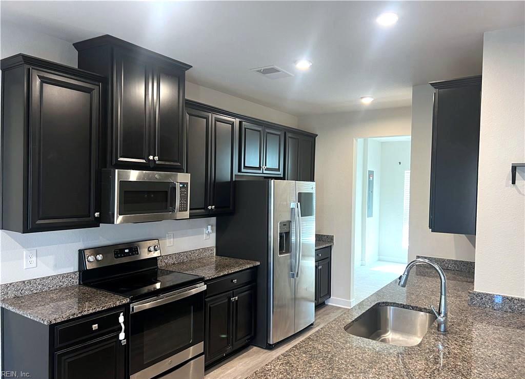 Photo of 242 Goldenstar Lane, Portsmouth, VA 23701 (MLS # 10652008)