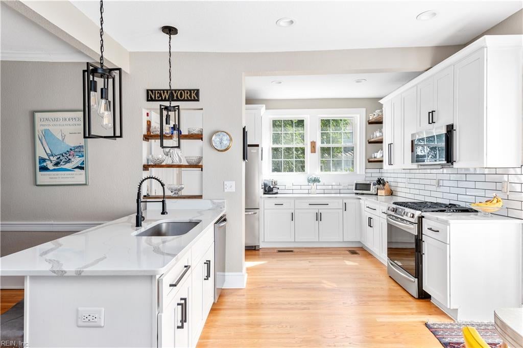 Photo of 1333 Magnolia Avenue, Norfolk, VA 23508 (MLS # 10654445)
