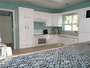 Photo of 521 GOTHAM Road, Virginia Beach, VA 23452 (MLS # 10654474)