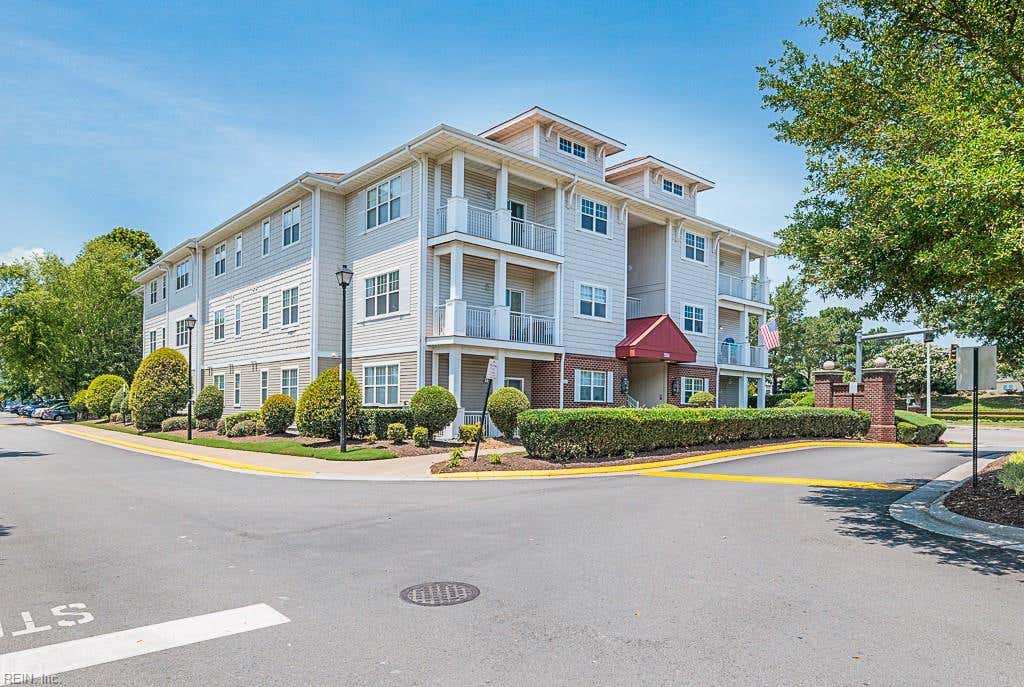 Photo of 5300 Warminster Drive #105, Virginia Beach, VA 23455 (MLS # 10646771)