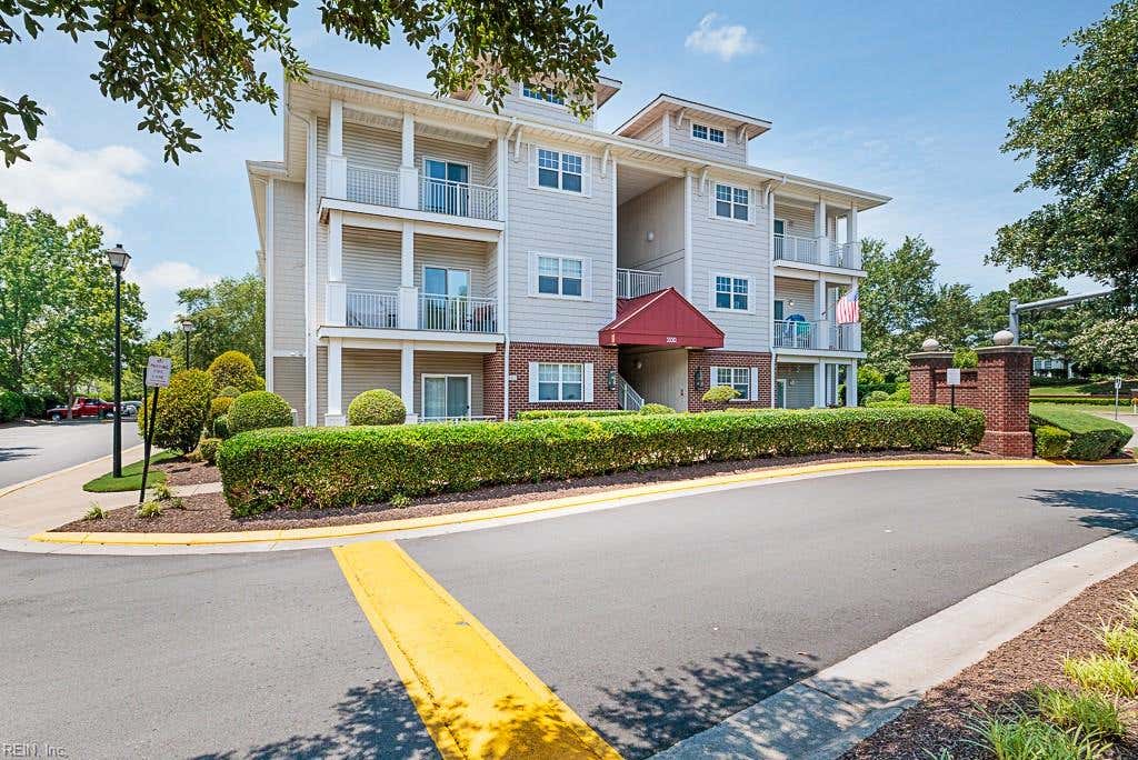 Photo of 5300 Warminster Drive #105, Virginia Beach, VA 23455 (MLS # 10646771)