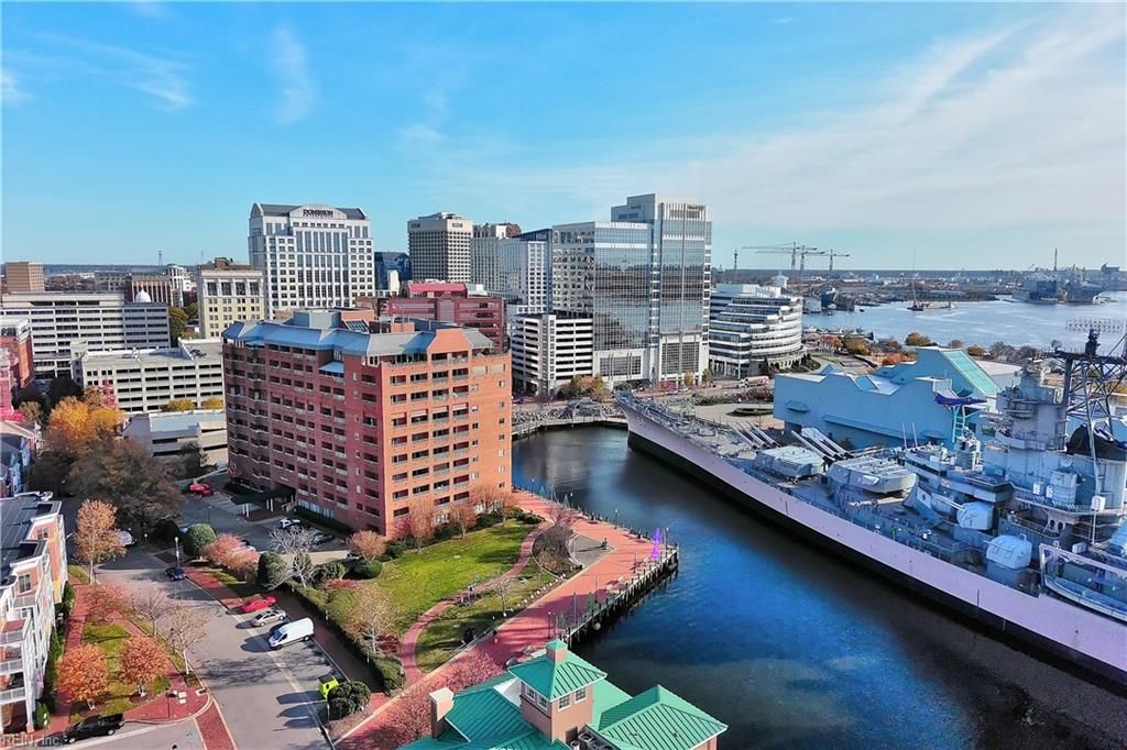 Photo of 215 Brooke Avenue Ave #802, Norfolk, VA 23510 (MLS # 10614291)