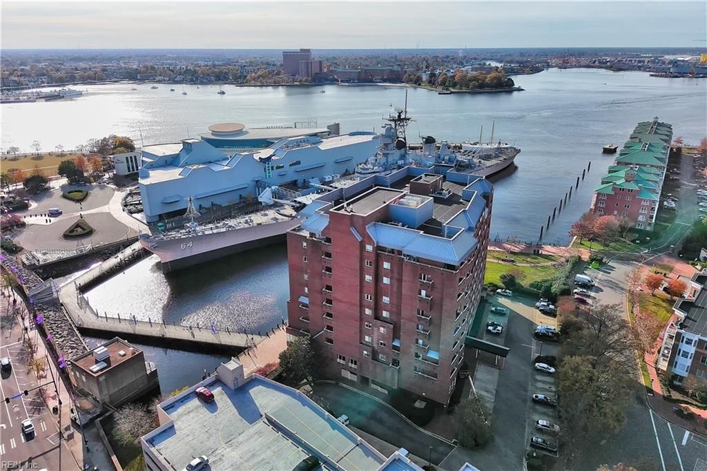 Photo of 215 Brooke Avenue Ave #802, Norfolk, VA 23510 (MLS # 10614291)