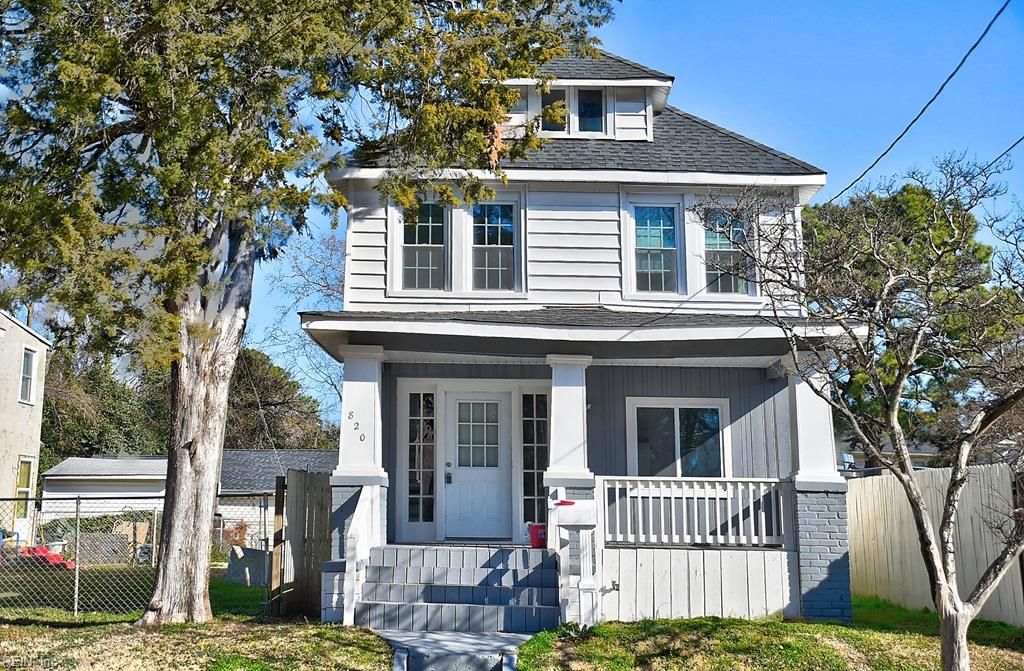 Photo of 820 Summit Avenue, Norfolk, VA 23504 (MLS # 10617255)