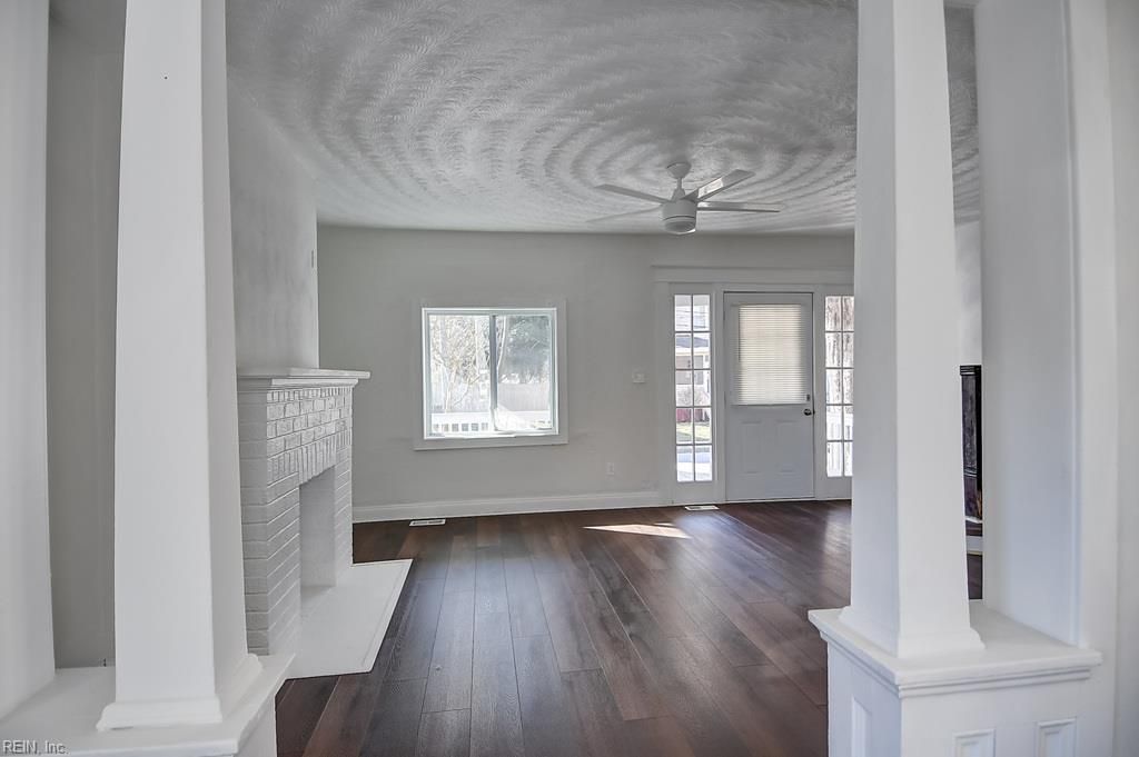 Photo of 820 Summit Avenue, Norfolk, VA 23504 (MLS # 10617255)