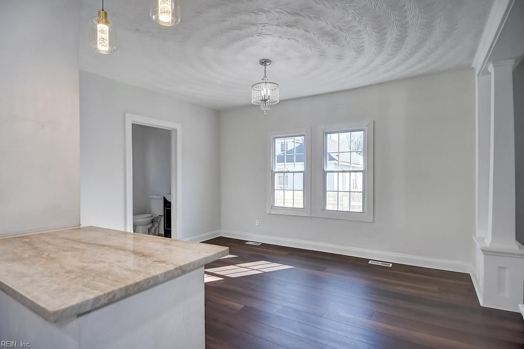 Photo of 820 Summit Avenue, Norfolk, VA 23504 (MLS # 10617255)