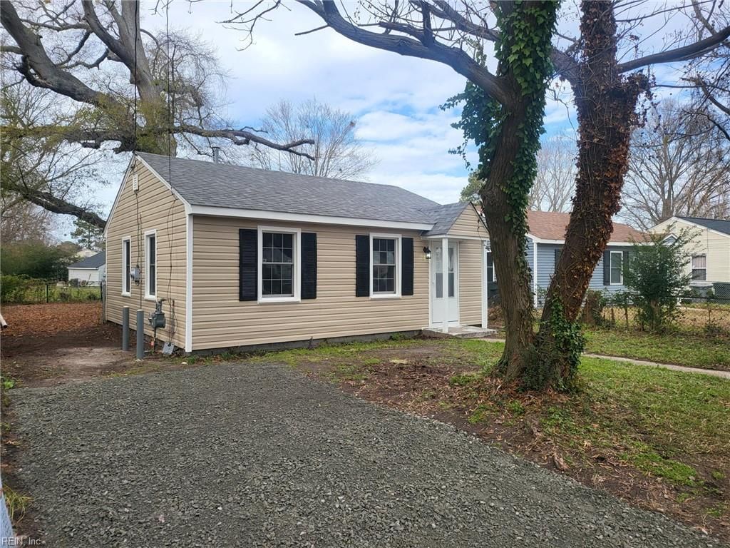 Photo of 1915 Long Green Lane, Hampton, VA 23663 (MLS # 10613317)