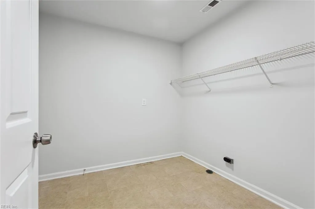 Newport News, Virginia 23602, United States, 4 Bedrooms Bedrooms, ,3 BathroomsBathrooms,Residential,Pending,149474