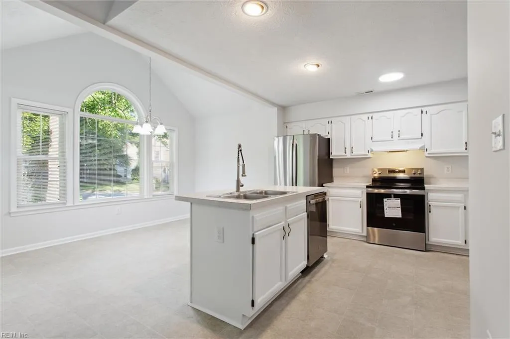 Newport News, Virginia 23602, United States, 4 Bedrooms Bedrooms, ,3 BathroomsBathrooms,Residential,Pending,149474