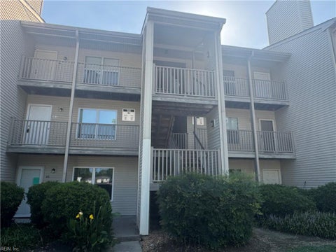Photo of 566 Candle Lane #301, Newport News, VA 23608 (MLS # 10649771)