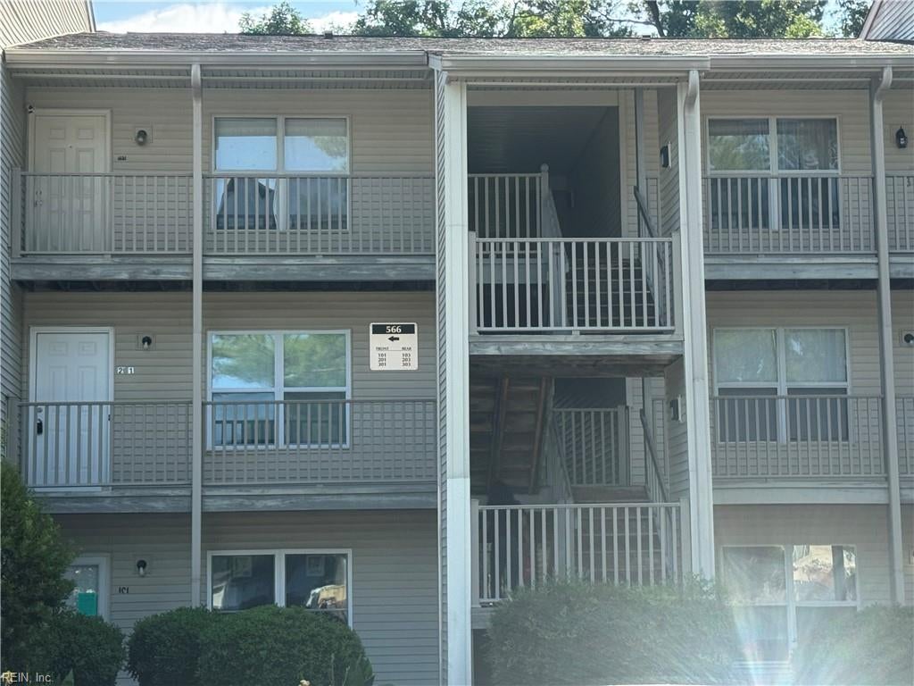 Photo of 566 Candle Lane #301, Newport News, VA 23608 (MLS # 10649771)