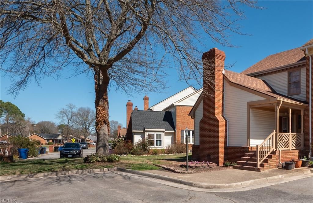 Photo of 716 Lord Dunmore Drive, Virginia Beach, VA 23464 (MLS # 10624930)