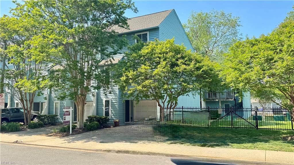 Photo of 337 25th Street, Virginia Beach, VA 23451 (MLS # 10634936)