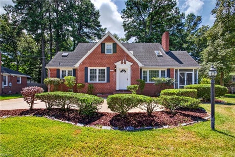 Photo of 2213 Wildwood Road, Chesapeake, VA 23323 (MLS # 10658565)
