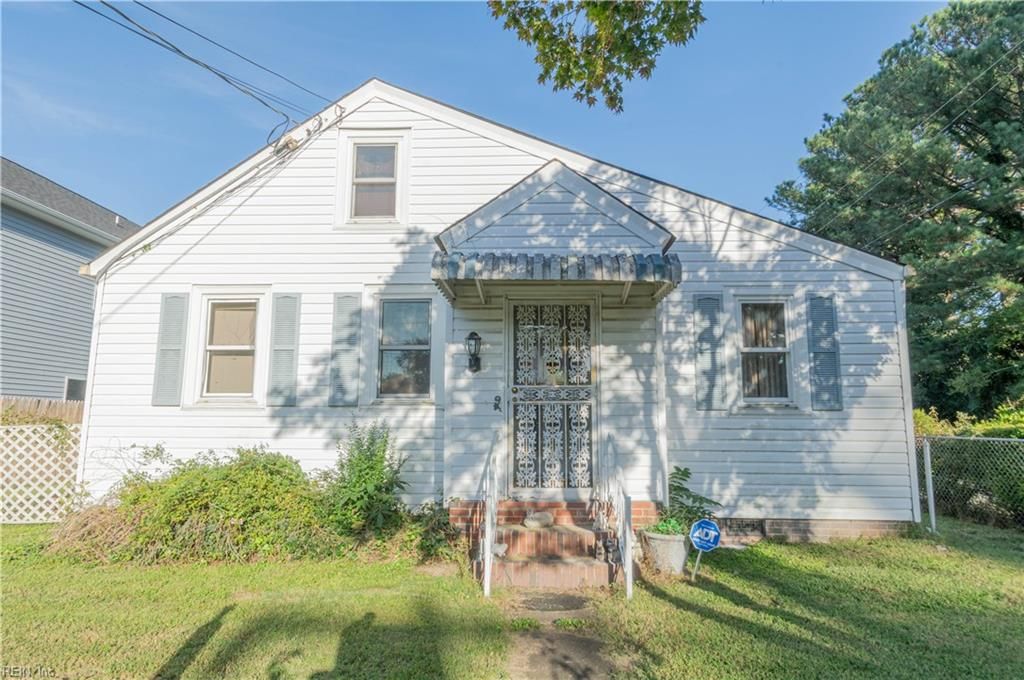 Photo of 326 Brightwood Avenue, Hampton, VA 23661 (MLS # 10604844)
