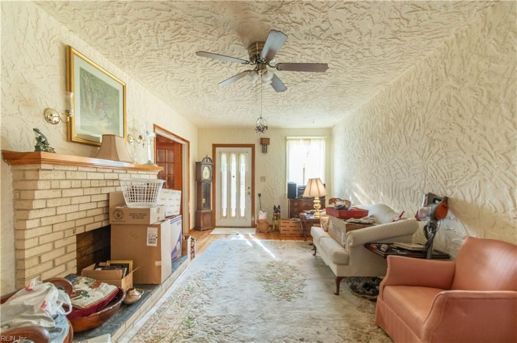 Photo of 326 Brightwood Avenue, Hampton, VA 23661 (MLS # 10604844)
