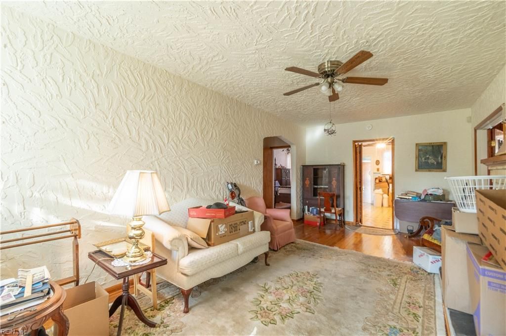 Photo of 326 Brightwood Avenue, Hampton, VA 23661 (MLS # 10604844)