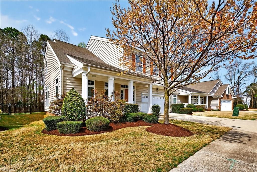 Photo of 1004 Boundary Drive, Suffolk, VA 23434 (MLS # 10625450)