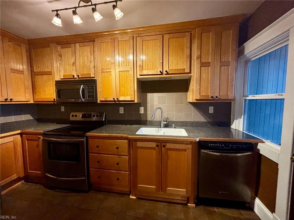 Norfolk, Virginia 23517, United States, 2 Bedrooms Bedrooms, ,1 BathroomBathrooms,Residential,Active,184958