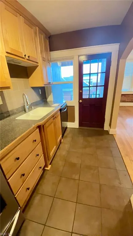 Norfolk, Virginia 23517, United States, 2 Bedrooms Bedrooms, ,1 BathroomBathrooms,Residential,Active,184958