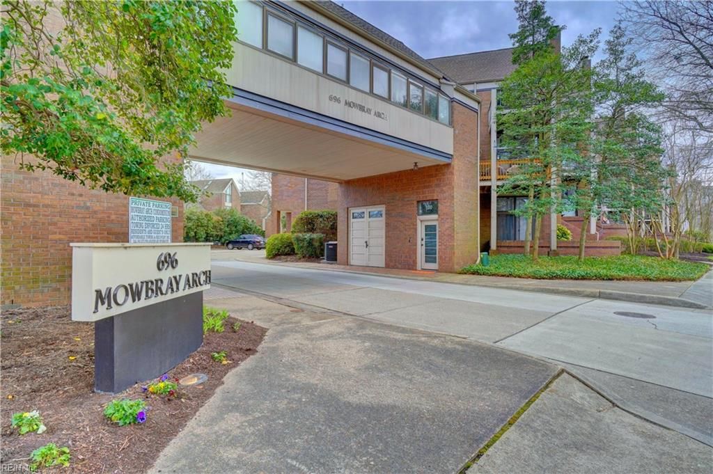 Photo of 696 Mowbray Arch #260, Norfolk, VA 23507 (MLS # 10624690)