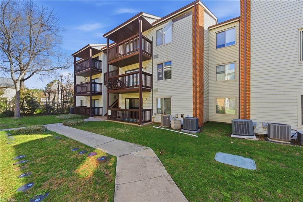 Photo of 130 Wells Court, Hampton, VA 23666 (MLS # 10626308)