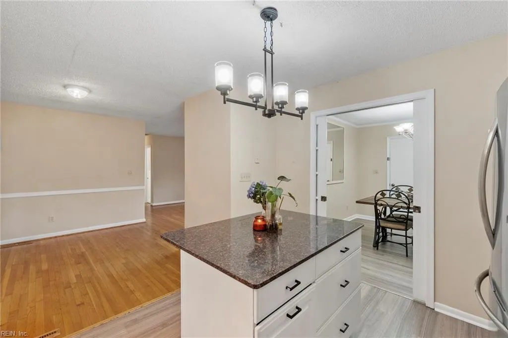 Virginia Beach, Virginia 23464, United States, 4 Bedrooms Bedrooms, ,2 BathroomsBathrooms,Residential,Pending,210784