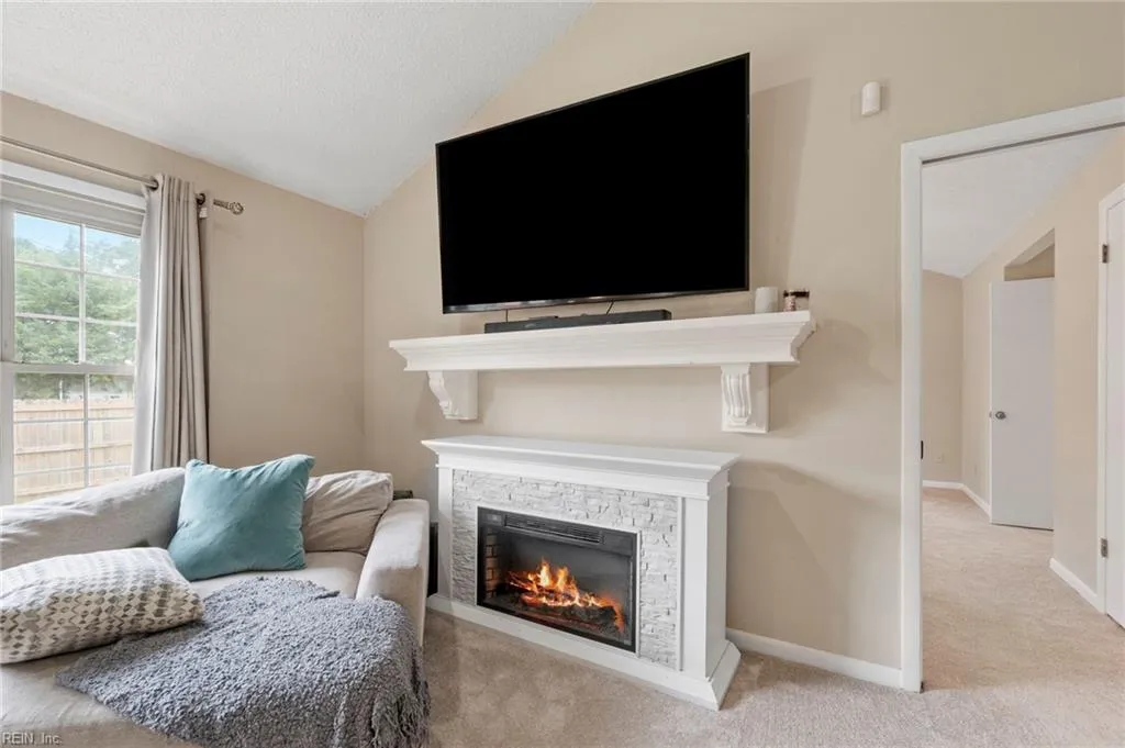 Virginia Beach, Virginia 23464, United States, 4 Bedrooms Bedrooms, ,2 BathroomsBathrooms,Residential,Pending,210784