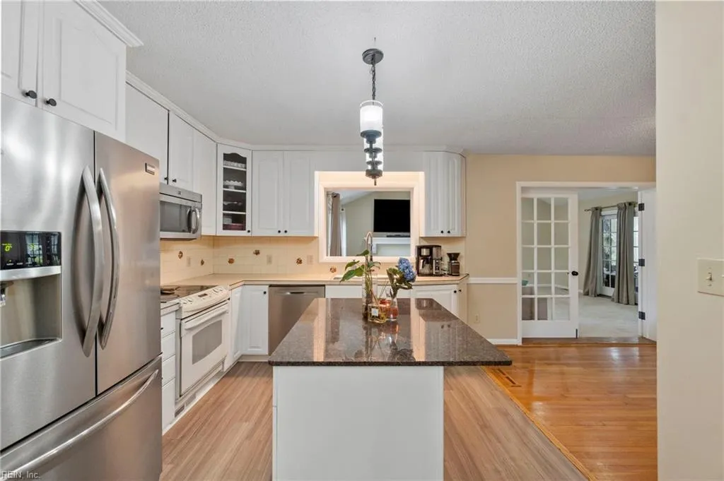 Virginia Beach, Virginia 23464, United States, 4 Bedrooms Bedrooms, ,2 BathroomsBathrooms,Residential,Pending,210784