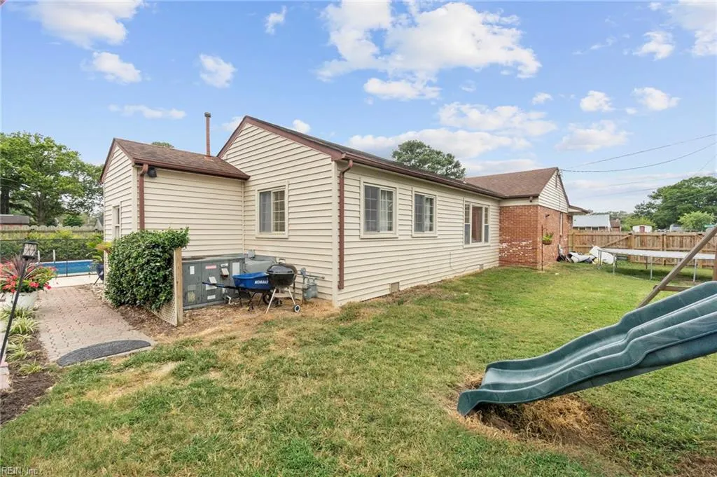 Virginia Beach, Virginia 23464, United States, 4 Bedrooms Bedrooms, ,2 BathroomsBathrooms,Residential,Pending,210784