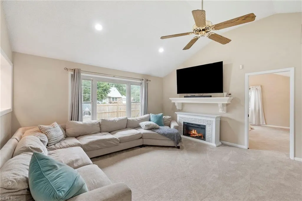 Virginia Beach, Virginia 23464, United States, 4 Bedrooms Bedrooms, ,2 BathroomsBathrooms,Residential,Pending,210784