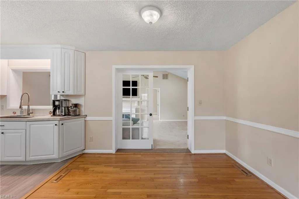 Virginia Beach, Virginia 23464, United States, 4 Bedrooms Bedrooms, ,2 BathroomsBathrooms,Residential,Pending,210784