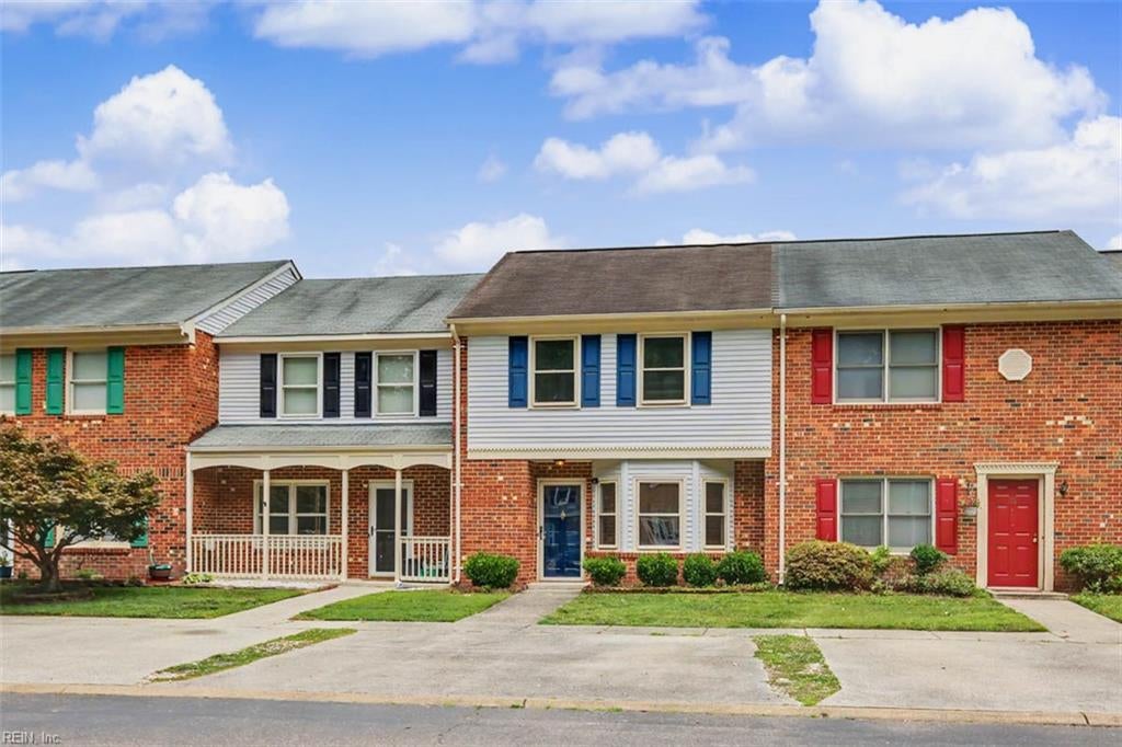 Photo of 112 Tewkesbury Quay, Yorktown, VA 23692 (MLS # 10641987)