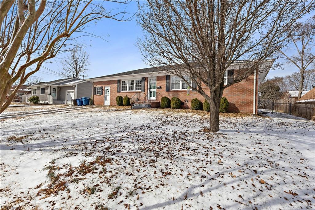 709 Brinson Arch