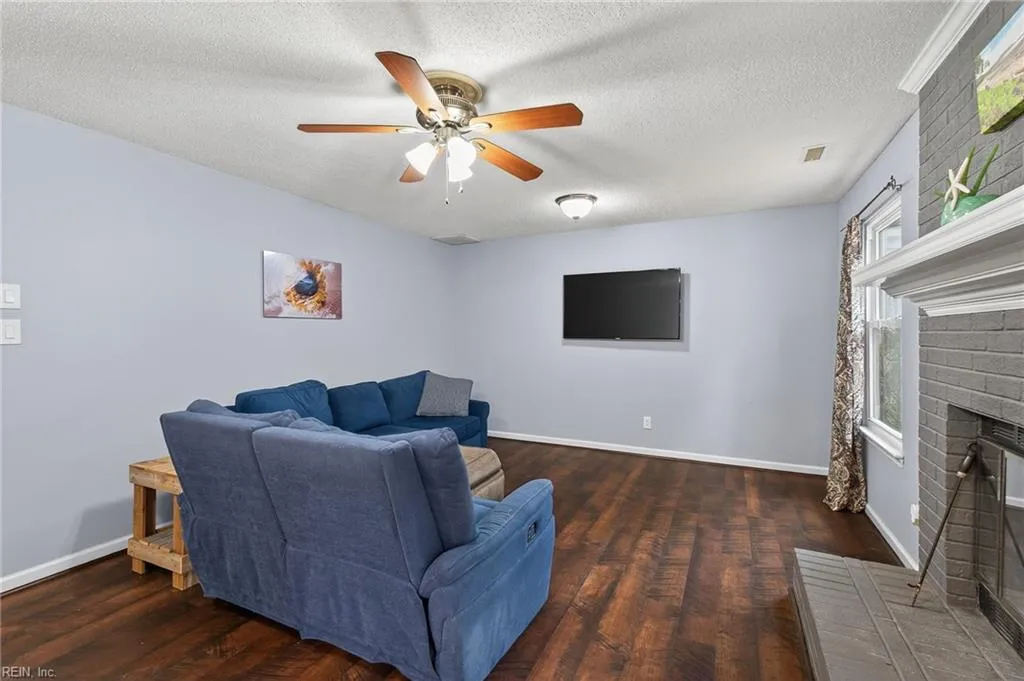 Virginia Beach, Virginia 23456, United States, 4 Bedrooms Bedrooms, ,3 BathroomsBathrooms,Residential,Active,212498